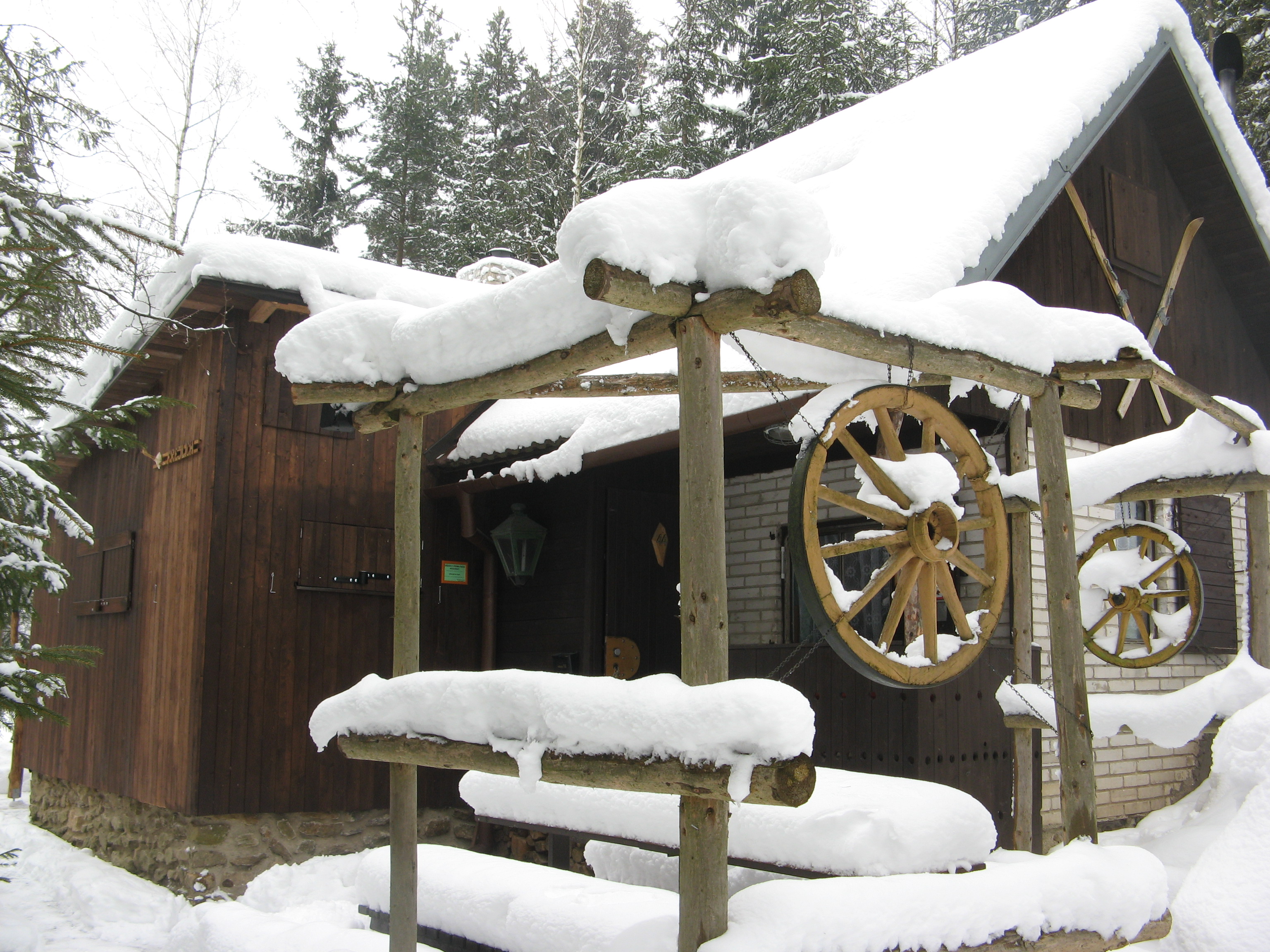 chatička v zimním hávu